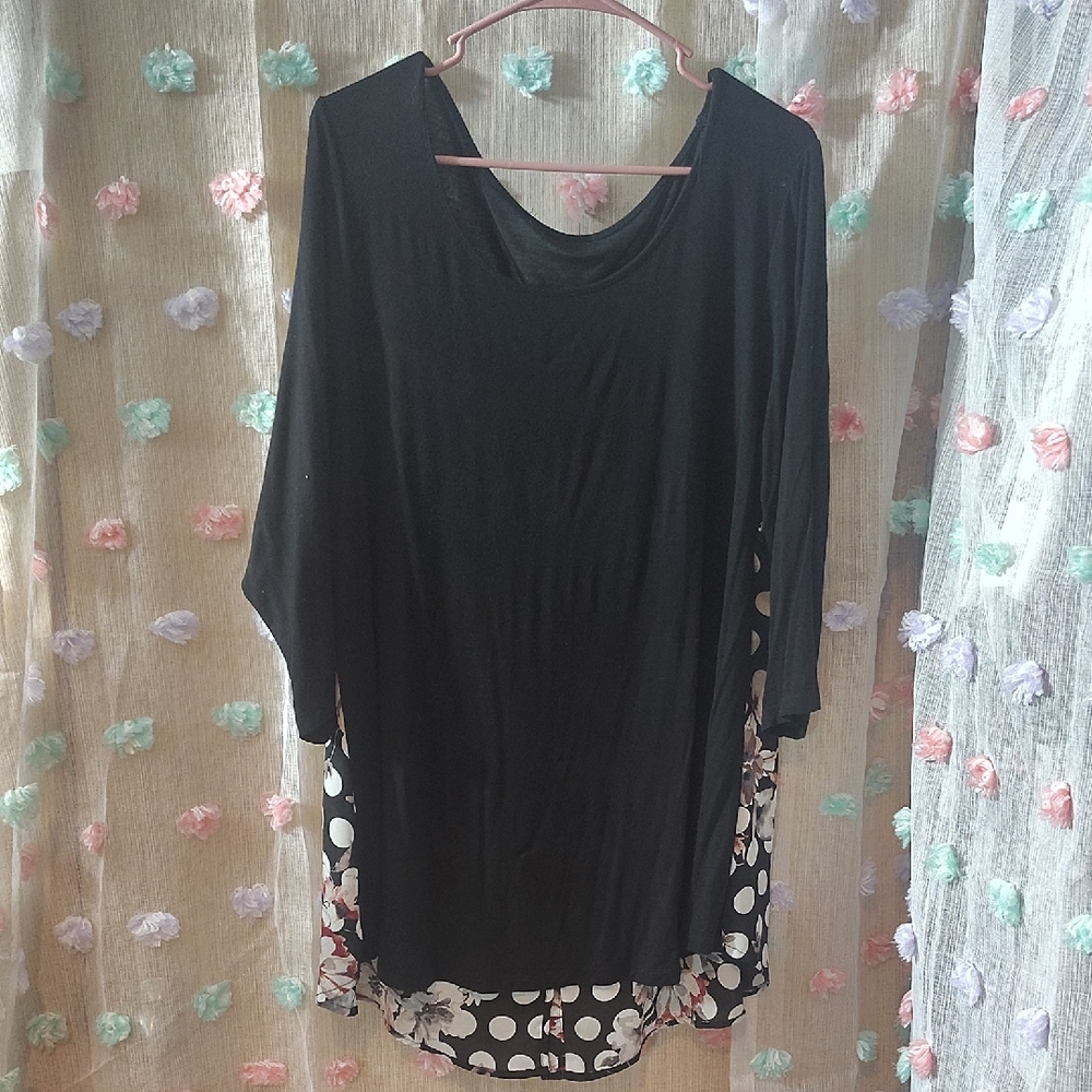 Black Plus-Size Layered Hem Tunic Top